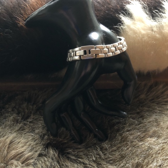 Ladies Studio1 silver tone bracelet style watch - Picture 2 of 7